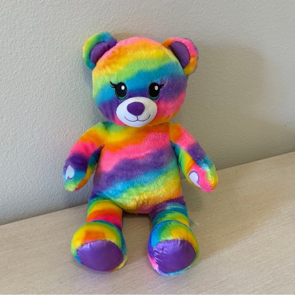 Build-A-Bear Rainbow Bear 2019 plush stuffed animal teddy hugging paws